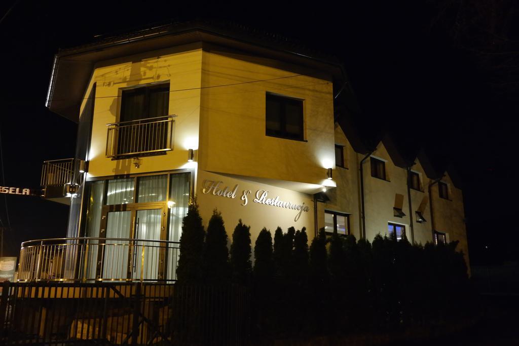 Hotel Pod Chelmem Ropa Экстерьер фото